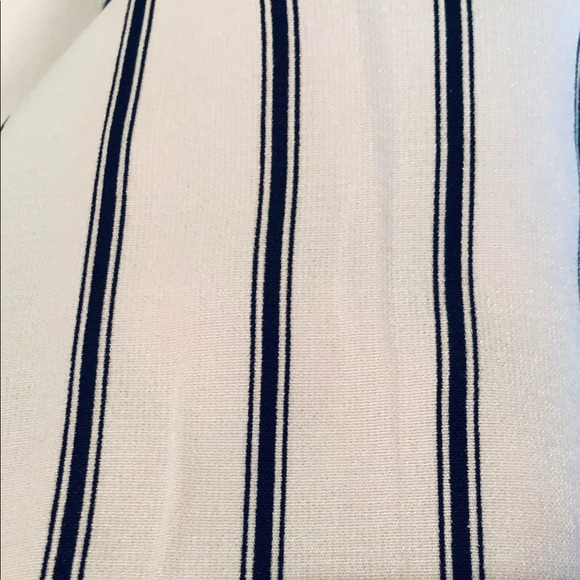 NWT‼️ Off-The-Shoulder Strapless Top - Picture 2 of 2